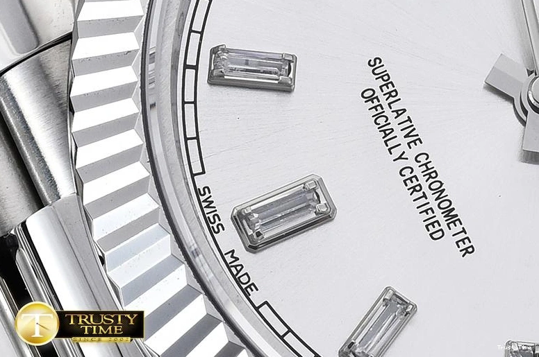 0413 RDD0207C – DayDate SunProtective 674